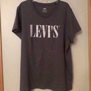 Levi’s t-shirt